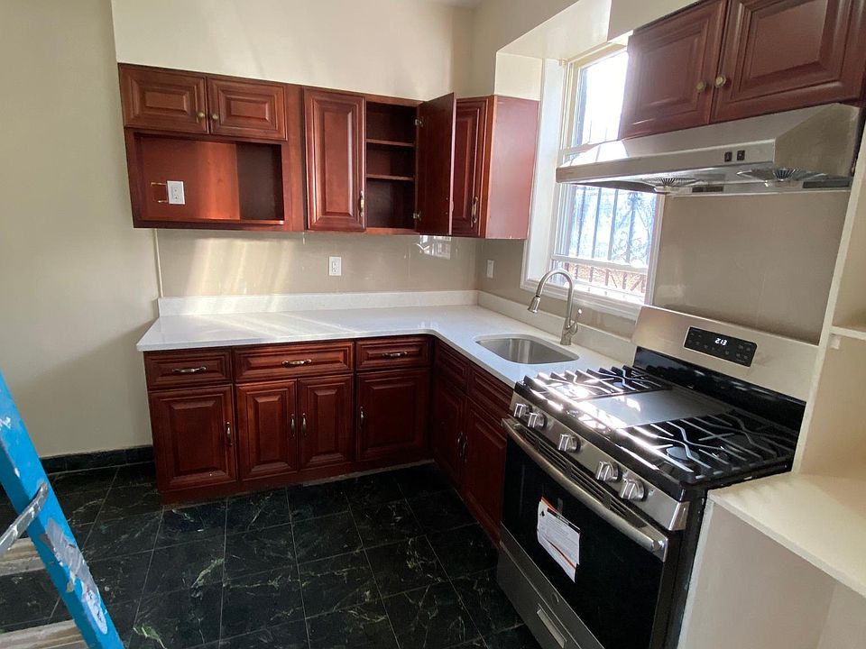 1st image of 2518 Avenue W #1