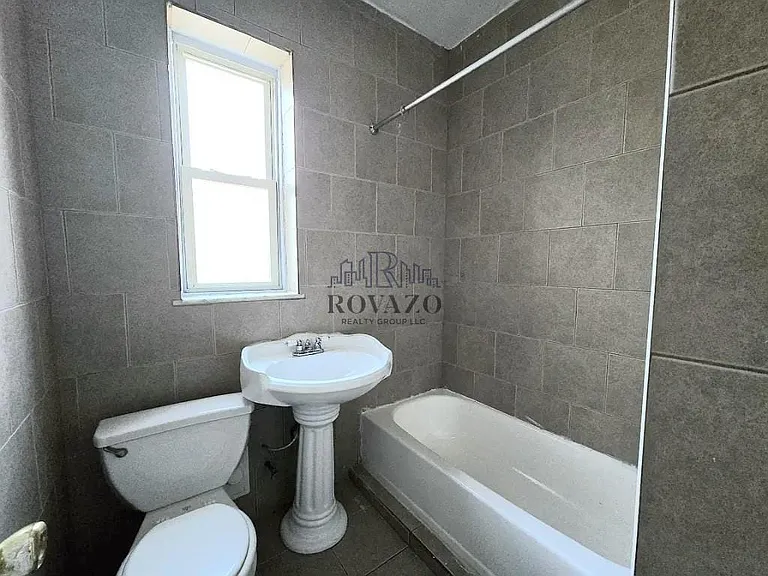 329 Park Ave #1 — Photo 2