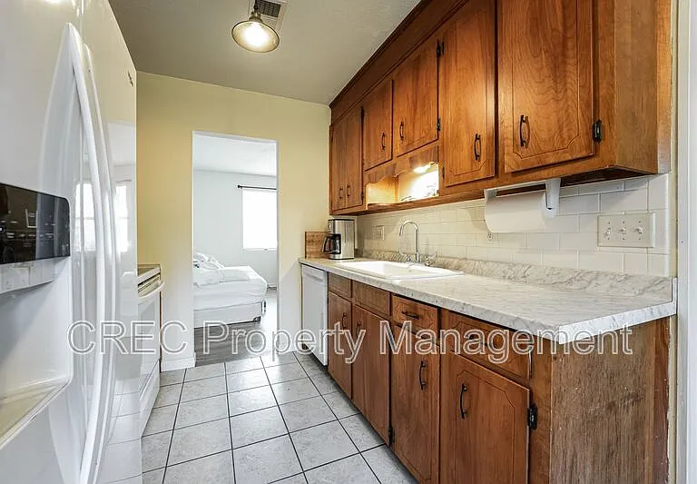 111 Finch St — Photo 5