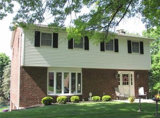7701 Aspen Dr, Pittsburgh, PA 15239