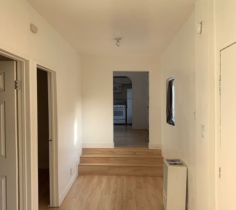 1st image of 4239 1/2 S Flower St