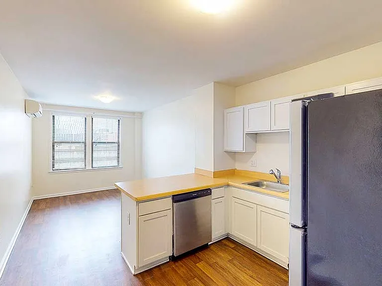 The Ashley Apartments — Photo 39