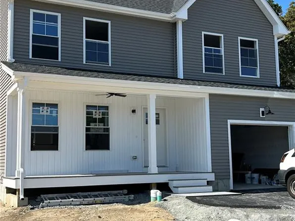 82 Red Maple Ln, Warwick, RI 02886