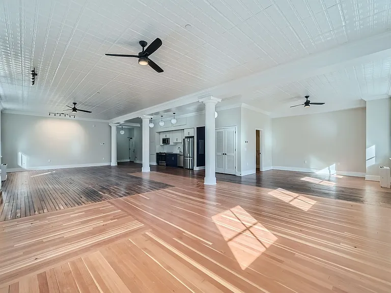 303 N Howard St — Photo 29