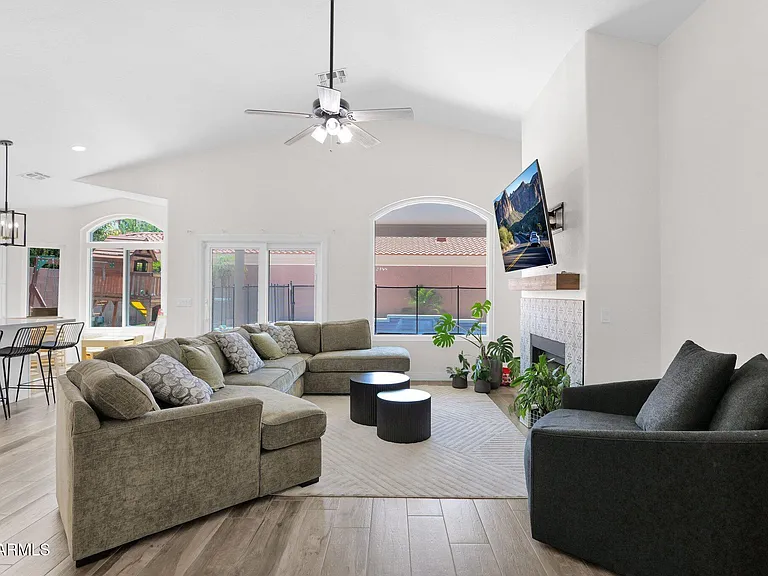 665 W Minton Dr — Photo 7