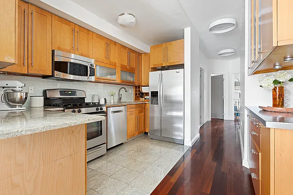 Sold by Compass | media 2