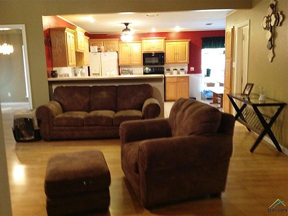 3rd image of 1001 County Road 4221