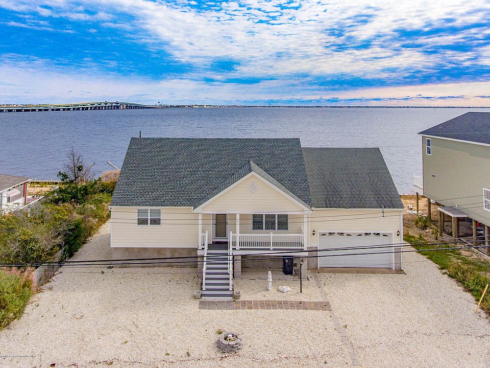 1st image of 81 Bay Shore Dr