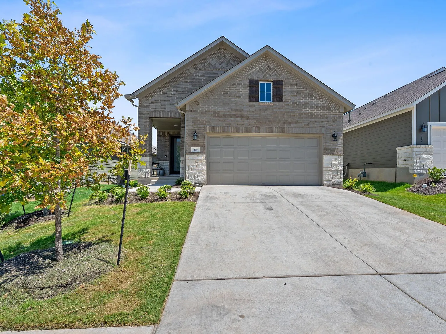 3 bed, 2.5 bath, 1975 sqft, $2,800 — Photo 1