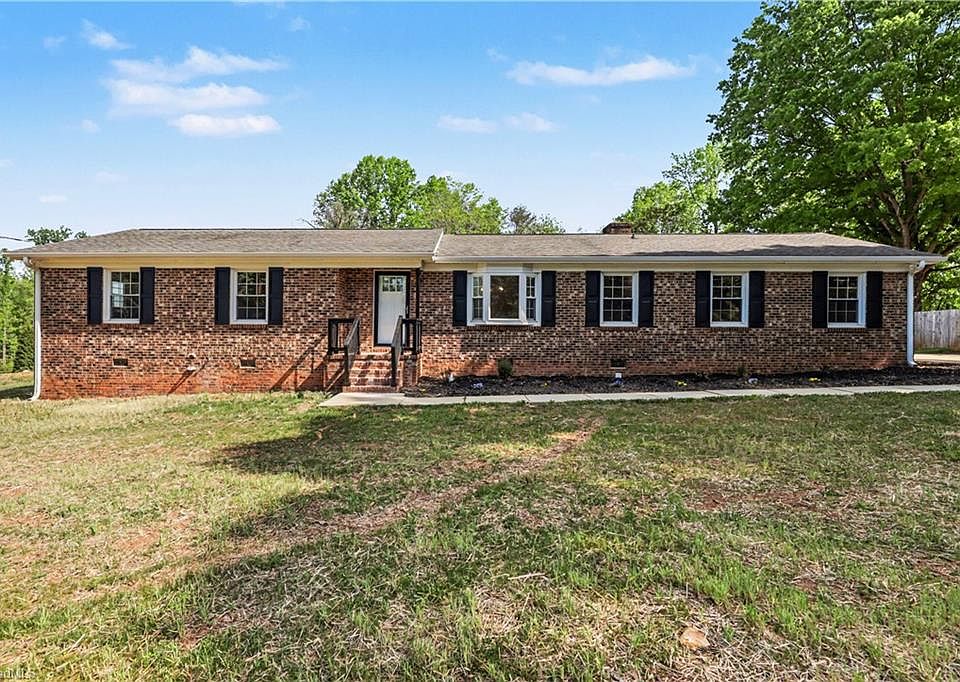 1st image of 2314 Bonnie Ln