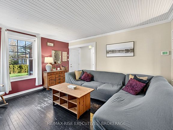 5th image of 336 Queen St