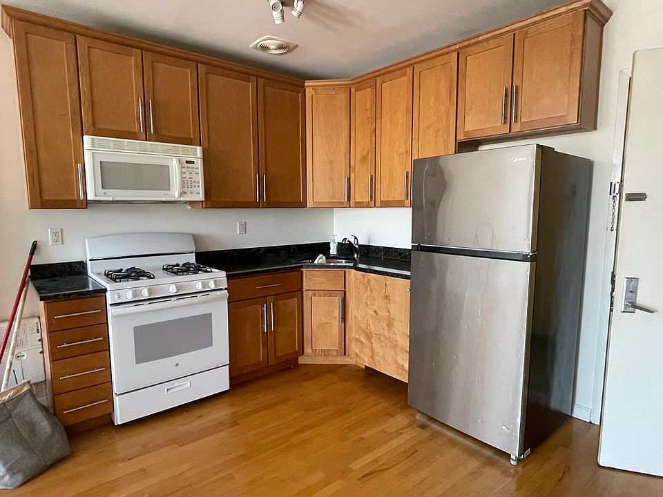 1st image of 62 Clermont Ave APT 604