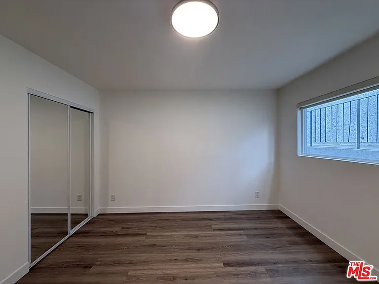 314 S Clark Dr #2 — Photo 29