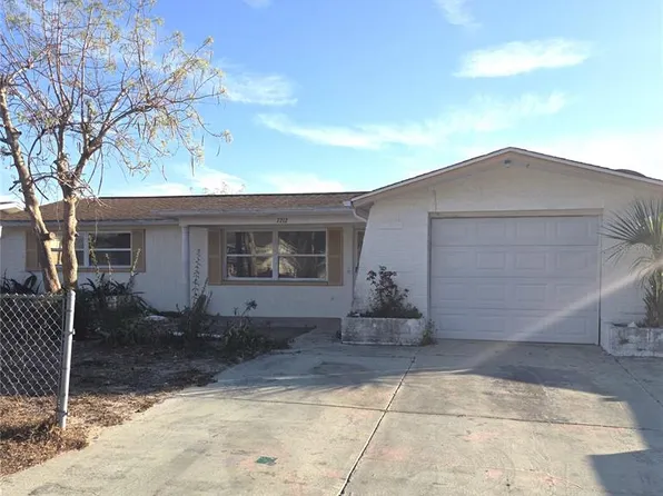 7212 Gulf Highlands Dr, Port Richey, FL 34668