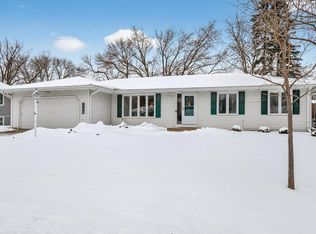 7148 Glenross Rd, Woodbury, MN 55125