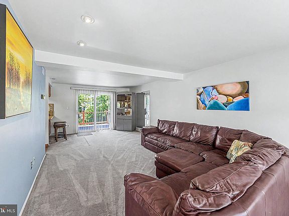 2nd image of 1647 N Michigan Ave
