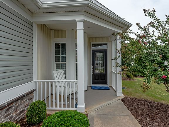 2nd image of 3006 Autumn Hill Ln