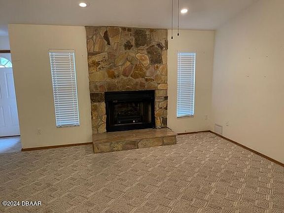 5th image of 226 Meadow Lake Dr