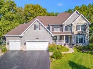 1664 Moorland Ln, Crystal Lake, IL 60014