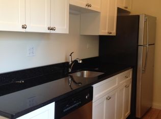 720 W Grace St APT 2S, Chicago, IL 60613