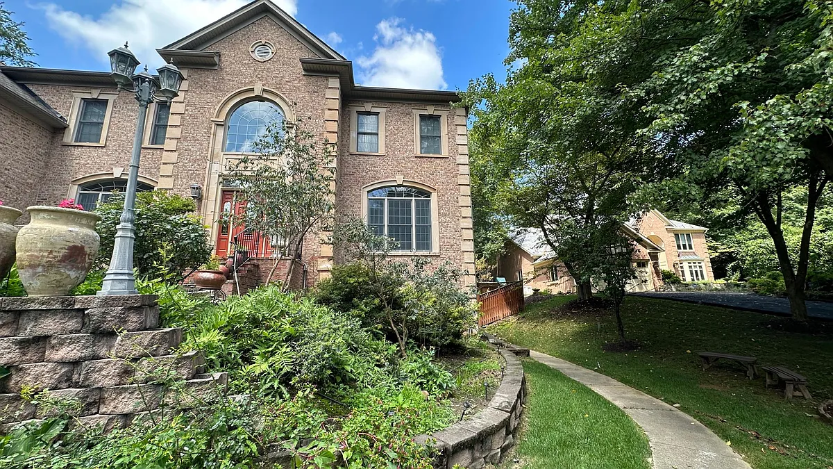 Building Photo - 7715 Mary Cassatt Dr #101