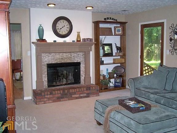 2nd image of 1593 Thornwood Dr