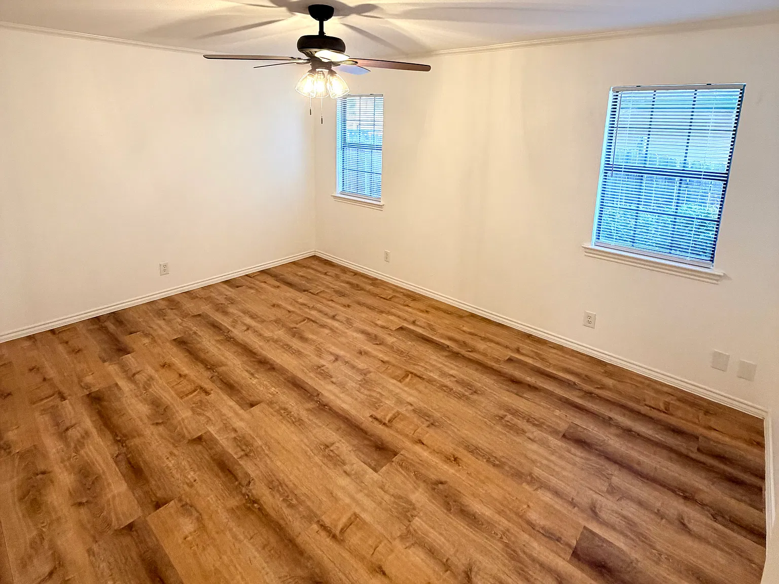 3 bed, 1279 sqft, $2,500 — Photo 4