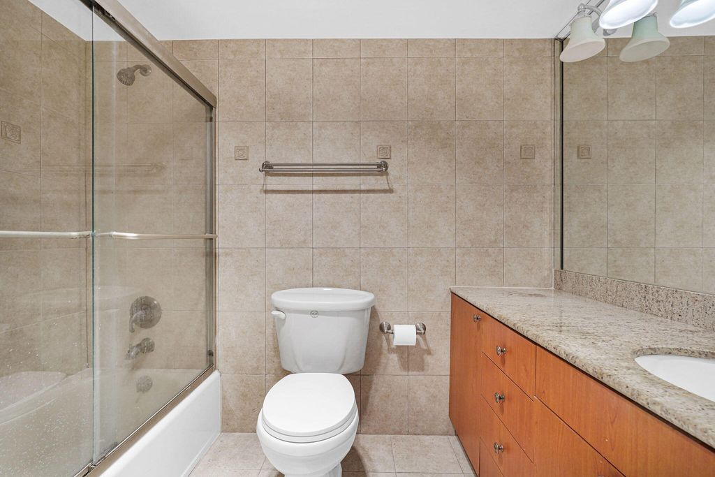 3051 S Palm Aire Drive Unit 308, photo 9