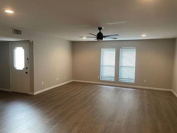 4th image of 3304 Oak Vista Dr