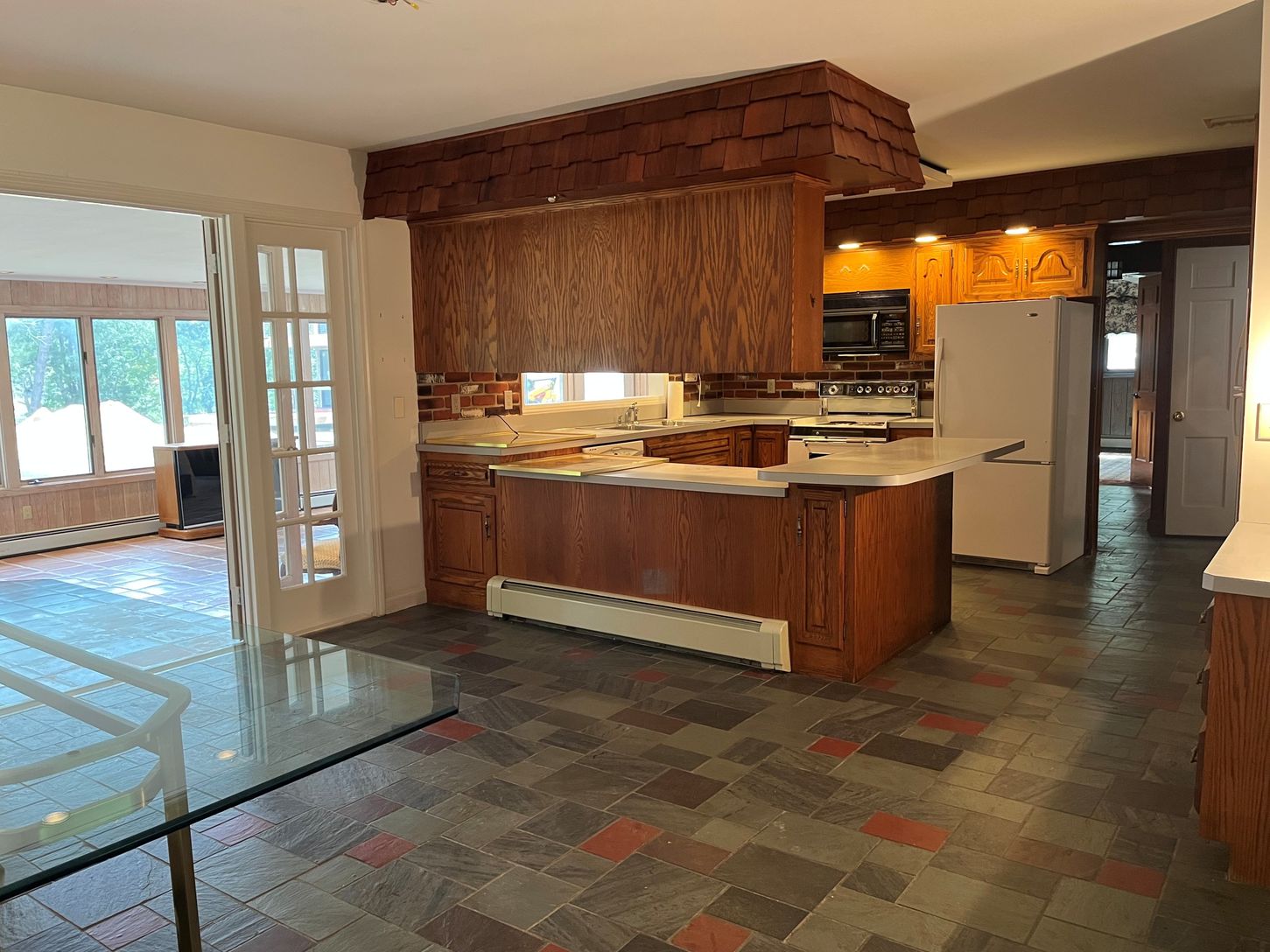  Kitchen/ Dining Area