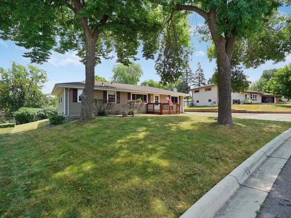 3708 Hillsboro Ave N, New Hope, MN 55427