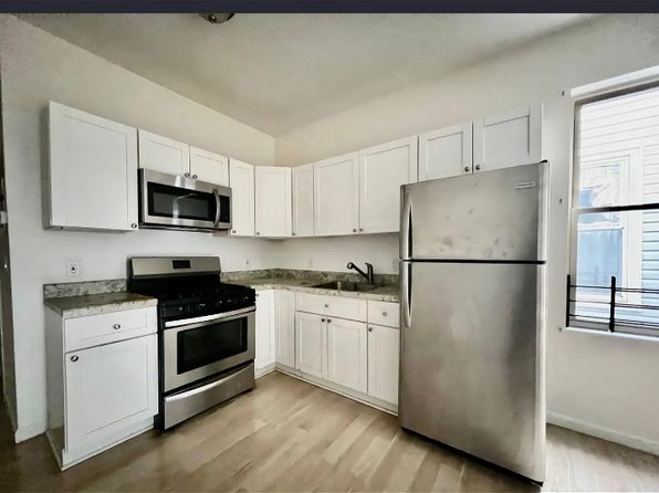684 Grove St #L3