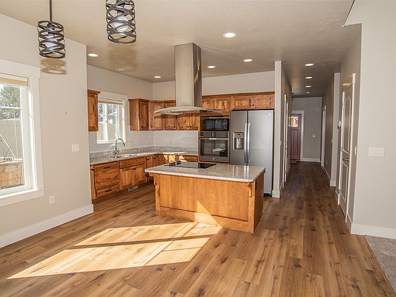 4th image of 3920 Hoss Dr