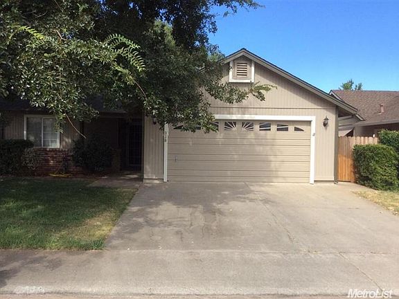 3rd image of 330 Sandra Ct