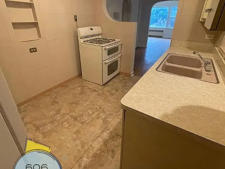 1645 Gunderson Ave, Berwyn! — Photo 1
