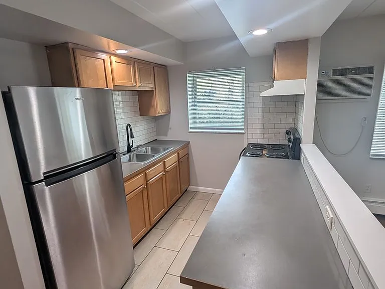 1621 Asmann Ave — Photo 7