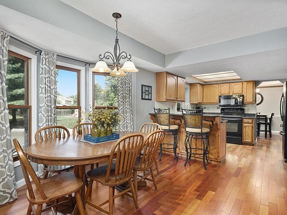 3rd image of 12936 Edgewood Ct NW