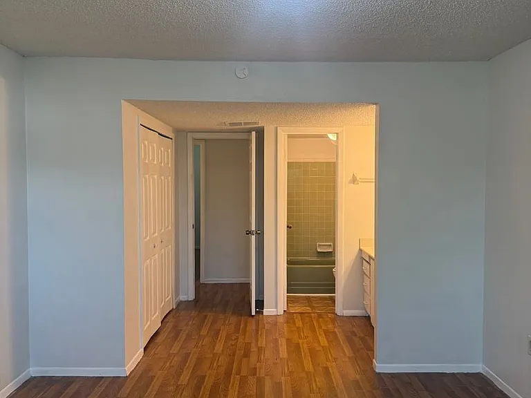 861 Sky Lake Cir #C — Photo 24