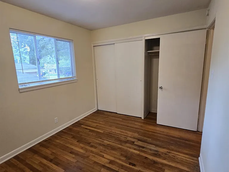 111 Broadmoor Dr — Photo 10