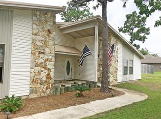 2481 Elkhart Dr, Navarre, FL 32566