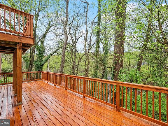 3rd image of 2827 Ellicott St NW