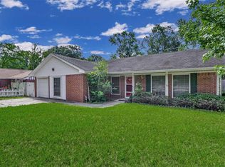 204 Pine Crest Dr, Conroe, TX 77301