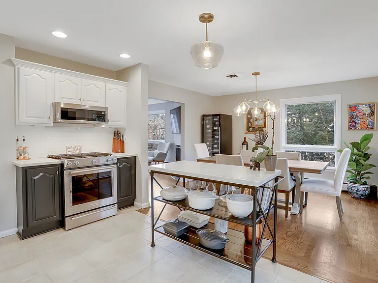 3710 Lorcom Ln — Photo 8