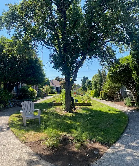 The Lindhurst — Photo 19