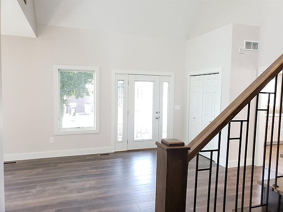 3rd image of 56453 River Grove Ln