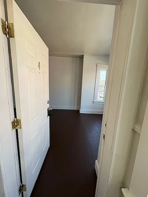 3 bed, $1,025 — Photo 2