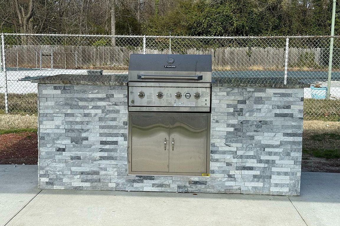 outdoor kitchen