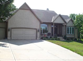18847 S Greenway St, Olathe, KS 66062