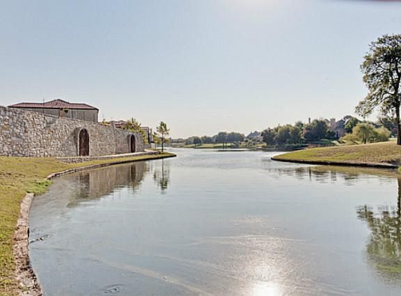 3rd image of 6813 Dalmatia Dr