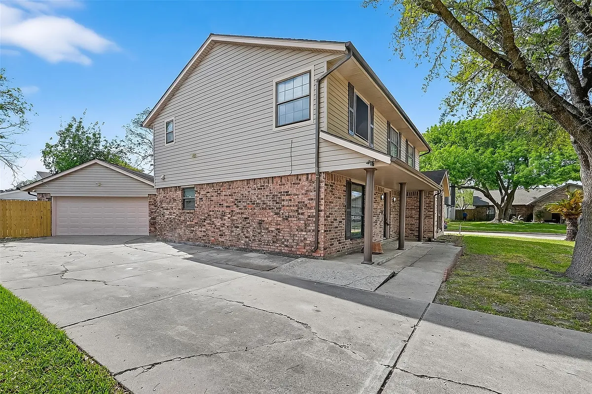 Building Photo - 4002 Cedar Ridge Ct